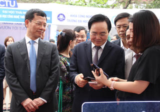 Phát triển nguồn nhân lực ICT trình độ cao:  Nhà nước - Trường Đại học và Doanh nghiệp phải cùng “bắt tay”