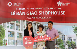 Khách hàng dự án TMS Grand City Phuc Yen hào hứng nhận bàn giao nhà 