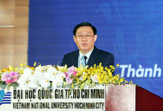Phó Thủ tướng Vương Đình Huệ làm việc tại Đại học Quốc gia TPHCM
