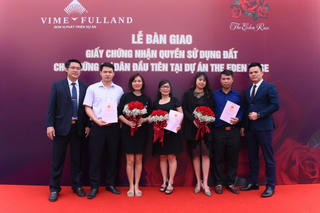 Lễ bàn giao “sổ đỏ” cho cư dân đầu tiên Dự án The Eden Rose