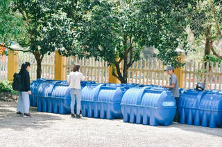Tân Á Đại Thành tặng 25 bồn nước cho làng Hạnh phúc (Quảng Nam)