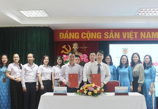 Tạp chí Dân chủ và Pháp luật và Học viện Phụ nữ Việt Nam ký thoả thuận hợp tác