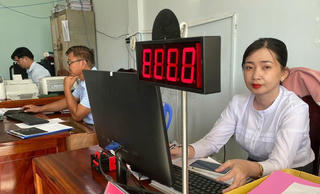 Chị Nguyễn Thị Phường – Nữ công chức “một cửa” nhiệt tình, nhiều sáng kiến 