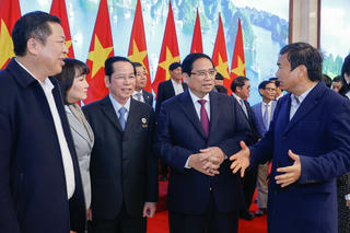 Chính phủ đề nghị doanh nghiệp tham gia giải quyết những "bài toán" lớn của đất nước