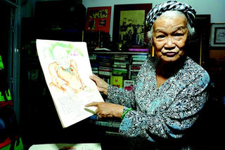 Nữ họa sĩ Đặng Ái Việt: Người chép sử bằng bút lông trên hành trình dặm dài đất nước