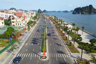 Mê mẩn với con đường bao biển đẹp nhất Quảng Ninh