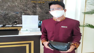 Bất ngờ nhận lại hành lý thất lạc sau chuyến du lịch