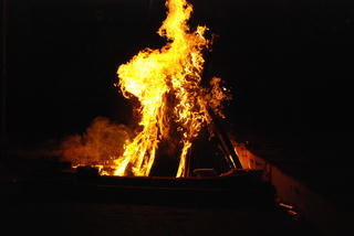 Tục cải táng – bỏ hay giữ: Thân xác hoại diệt, quan niệm về hỏa táng trong Phật giáo