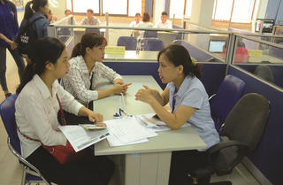 Những lý do không nên thu 10% thuế TNCN với tiền trợ cấp công nhân mất việc do Covid-19