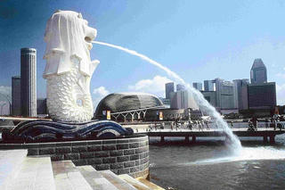 Thấy gì từ “bốn vòi nước quốc gia” của Singapore?
