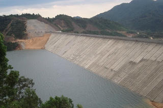 Kiến nghị kiểm điểm Chủ tịch UBND tỉnh Ninh Thuận về sai phạm trong quản lý đất đai