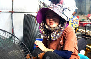 Nhọc nhằn nghề nướng cá thuê