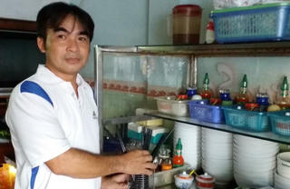 Quán phở Trường Sa tưởng nhớ đồng đội của cựu binh Gạc Ma