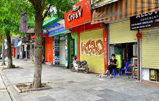 Chuyển 'vùng cam', khi nào Cầu Giấy dừng hoạt động ăn uống tại chỗ?