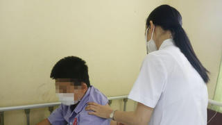 Bệnh nhi đuối nước nguy kịch khi tập bơi