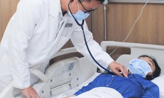 Cô gái 23 tuổi sốc phản vệ khi đang chạy bộ