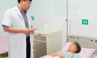 Đau bụng đầy hơi kéo dài, người phụ nữ bất ngờ phát hiện ung thư giai đoạn muộn
