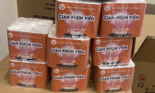 Cận Tết, pháo hoa bán tràn lan trên 'chợ mạng'