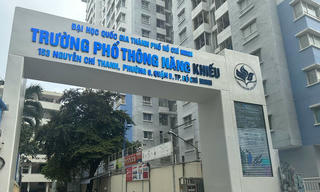 Trường chuyên đầu tiên tại TP HCM công bố điểm chuẩn vào 10