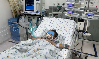 Liên tiếp ghi nhận nhiều trường hợp trẻ mắc tay chân miệng nặng