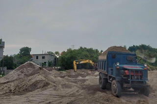 Sóc Sơn (Hà Nội): Bãi tập kết vật liệu xây dựng hoạt động trái phép 