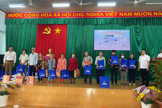 Trung tâm Truyền thông Pháp luật Việt Nam tặng 150 suất quà cho hộ nghèo tại Đồng Nai