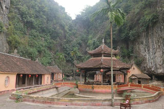 Về miền di sản núi Thúy, sông Vân