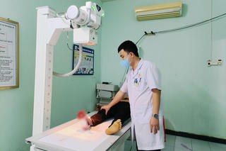 Cứu 2 người bị máy cắt cỏ chém đứt cẳng tay, chân