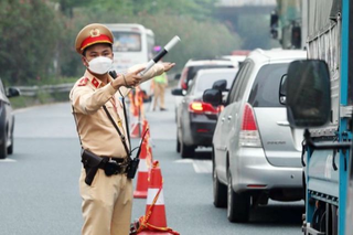 Cảnh sát giao thông tăng cường xử lý vi phạm dịp Tết Nguyên Đán