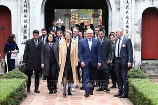 Tổng thống CHLB Đức và Phu nhân tham quan khu di tích lịch sử Văn Miếu - Quốc Tử Giám