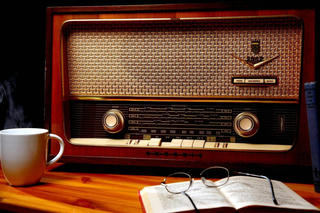 Nghe radio với ba