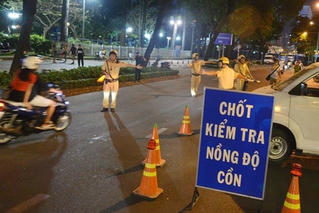 Cấm tuyệt đối hay cần có ngưỡng khi xử lý vi phạm nồng độ cồn?