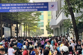 ‘1 chọi 20’ giành vé học tại trường THCS 'hot' ở Hà Nội