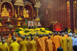 Phật tử trang trọng lập hương án tưởng niệm Tổng Bí thư Nguyễn Phú Trọng