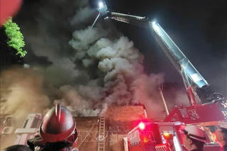 Lửa bốc cháy ngùn ngụt đêm "tháng cô hồn" tại một quán bar trên phố Hà Nội