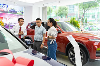 Giảm 50% lệ phí trước bạ đối với ô tô sản xuất trong nước: Tăng cầu có đủ bù ngân sách giảm thu?