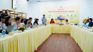 Hàng trăm sản phẩm nông sản Việt 'hội tụ' tại Hội chợ Làng nghề lần thứ 20