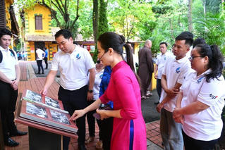 Để người trẻ không &#x27;nhạt Đảng, khô Đoàn, xa rời chính trị&#x27; - Bài 2: Tăng cường sự lãnh đạo của Đảng đối với công tác thanh niên 