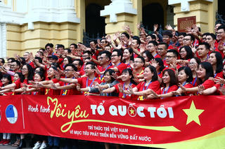 Để người trẻ không &#x27;nhạt Đảng, khô Đoàn, xa rời chính trị&#x27; - Bài cuối: Xây dựng và củng cố lý tưởng từ nguồn cội trong tim người trẻ 