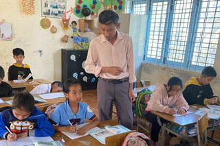 Thầy giáo Phạm Quốc Việt thầm lặng cống hiến trên vùng sâu Tu Mơ Rông