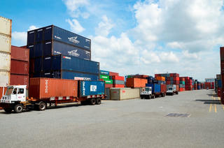 Việt Nam chuẩn bị kịch bản ứng phó với khả năng xảy ra “chiến tranh thương mại” 