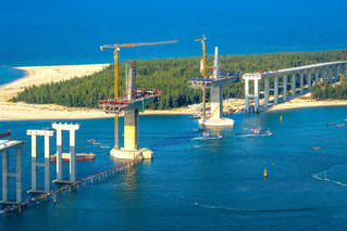 TP Huế đốc thúc tiến độ các dự án giao thông kết nối liên vùng