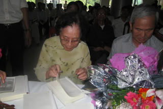 Phụ nữ Việt Nam góp phần xây dựng tầm vóc dân tộc