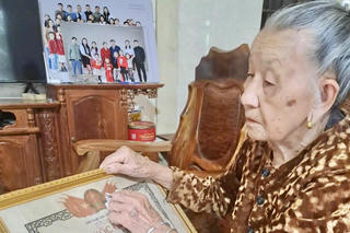 Gặp lại chồng sau nửa thế kỷ chờ đợi: Hành trình yêu thương giữa hòa bình và nước mắt