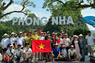 'Viên kim cương xanh' Quảng Bình - điểm đến đáng nhớ trong dịp hè