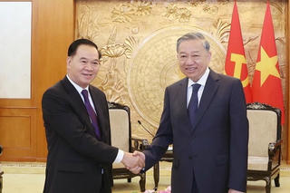 Tổng Bí thư Tô Lâm tiếp Chánh Văn phòng Trung ương Đảng Nhân dân Cách mạng Lào 