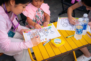 Những mô hình cha mẹ 'chữa lành' cùng con trẻ
