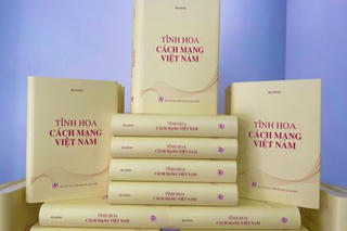 Cuốn sách 'Tinh hoa cách mạng Việt Nam'