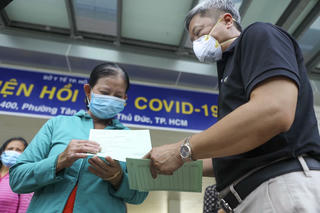 17 bệnh nhân COVID-19 từng nguy kịch đã được xuất viện