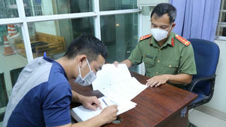 Phát hiện tài khoản mạng xã hội kêu gọi công nhân về quê